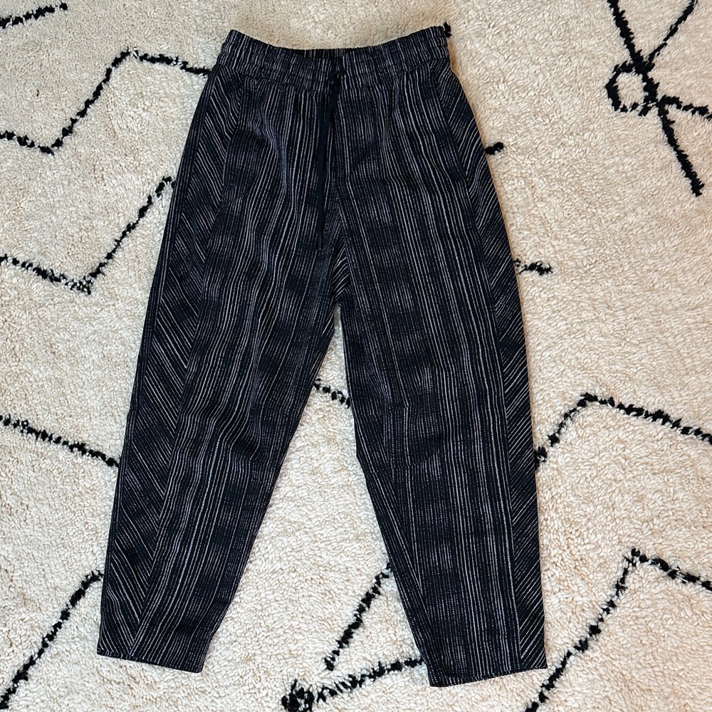 Athleta Black and White Barrel Joggers
